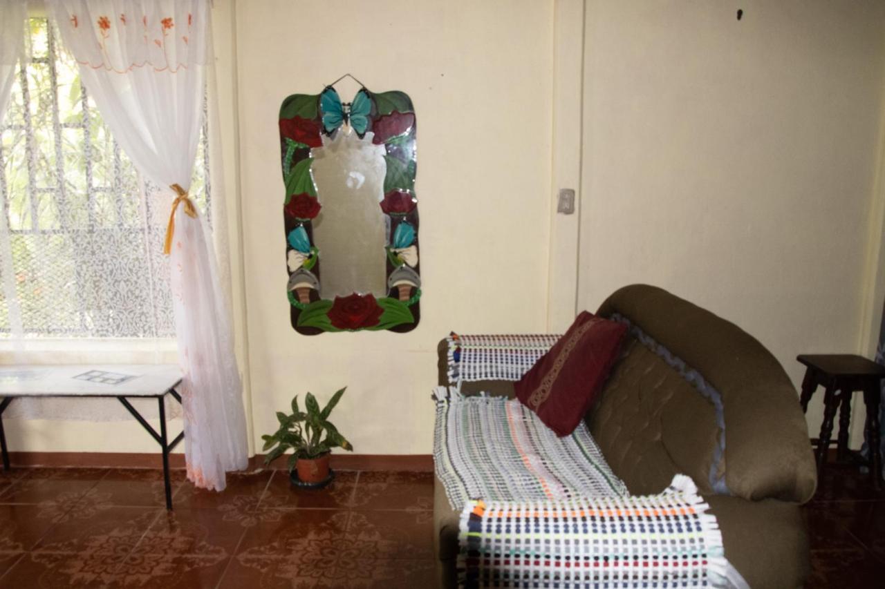The Corner House Apartment Tortuguero Exterior photo