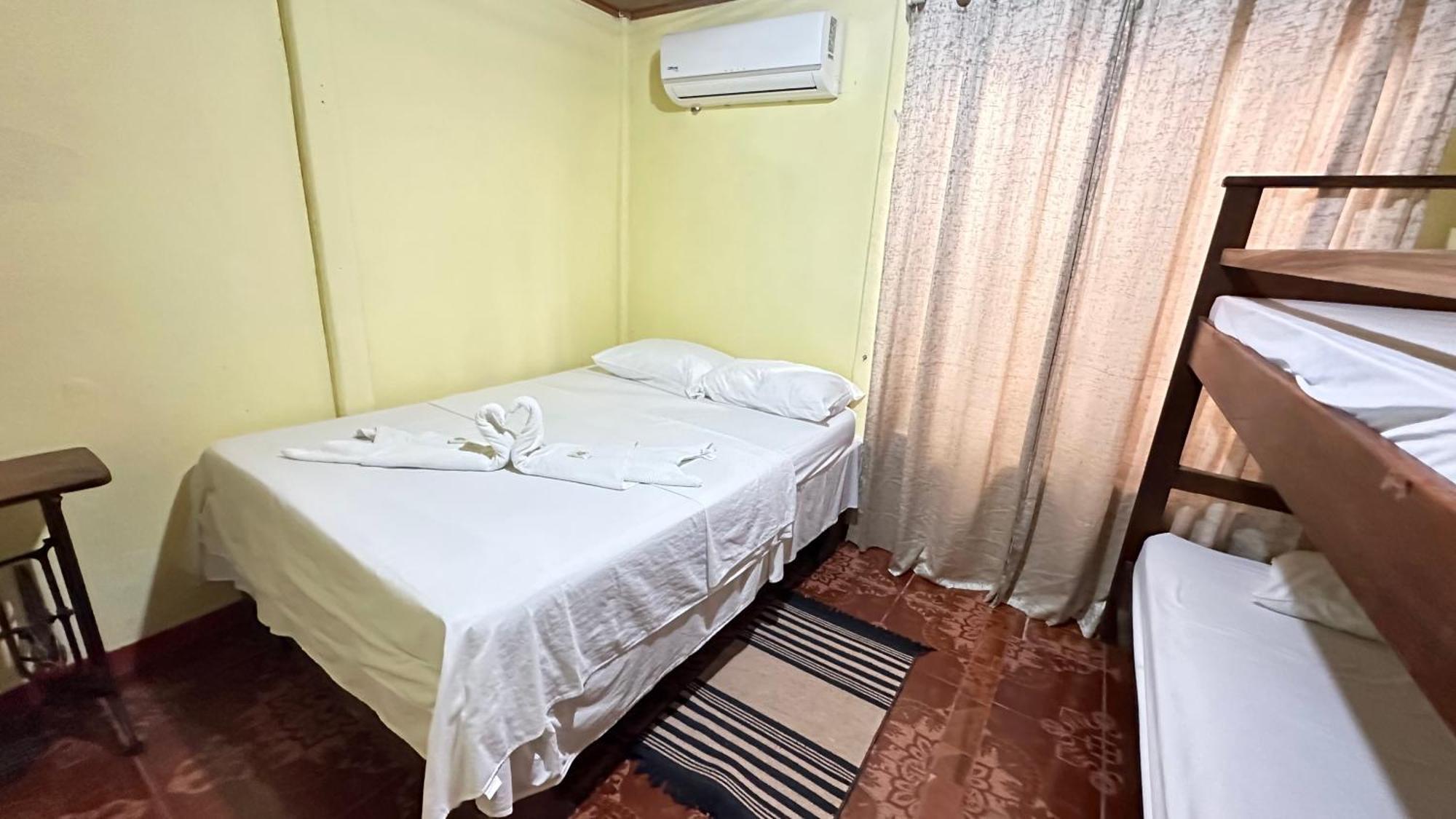 The Corner House Apartment Tortuguero Exterior photo