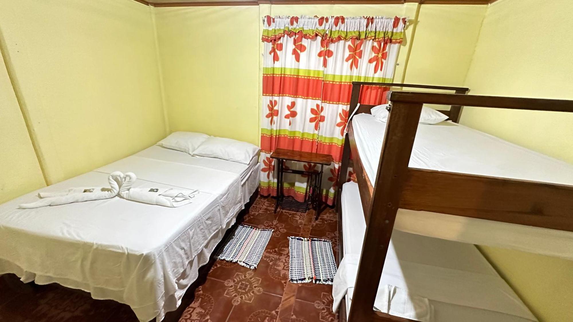 The Corner House Apartment Tortuguero Exterior photo